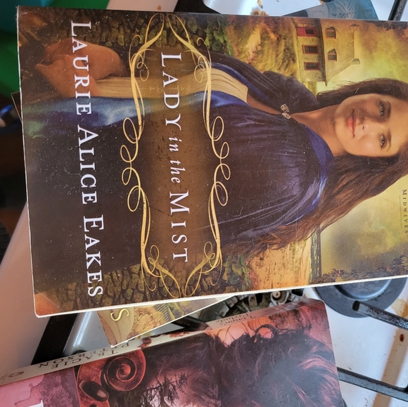 Book bundle - Picture 2 of 6